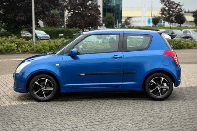 Suzuki Swift (2006) thumbnail 2
