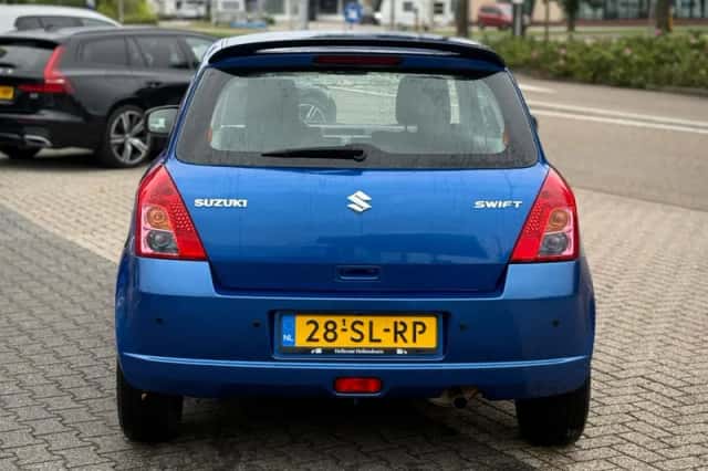 Suzuki Swift (2006) thumbnail 4