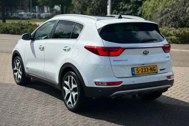 Kia Sportage (2017) thumbnail 3