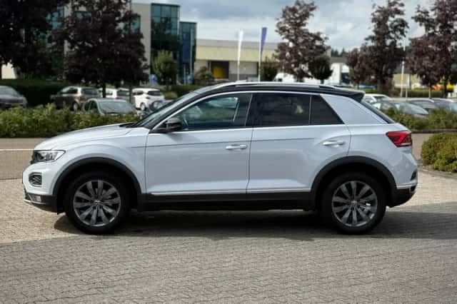 Volkswagen T-Roc (2020) thumbnail 2