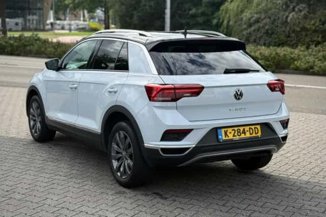 Volkswagen T-Roc (2020) thumbnail 3