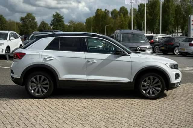Volkswagen T-Roc (2020) thumbnail 6