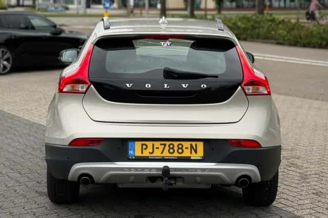 Volvo V40 (2017) thumbnail 4