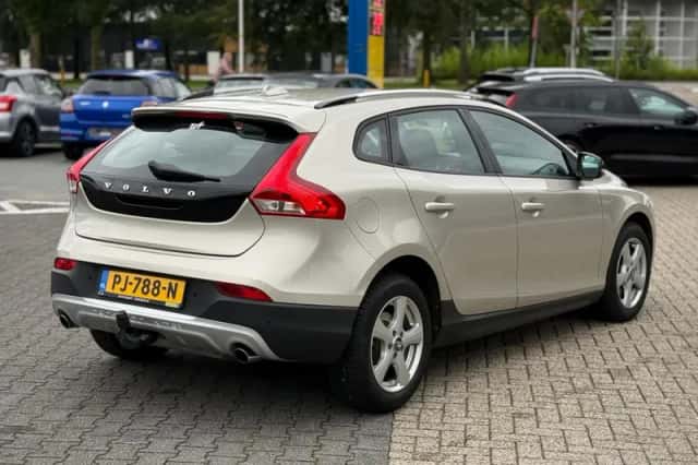 Volvo V40 (2017) thumbnail 5