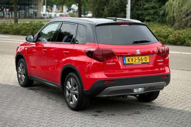 Suzuki Vitara (2023) thumbnail 3