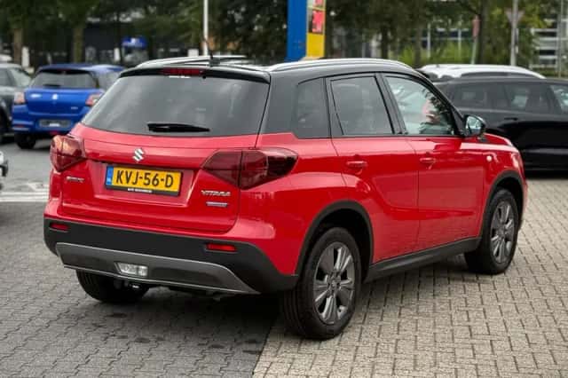 Suzuki Vitara (2023) thumbnail 5