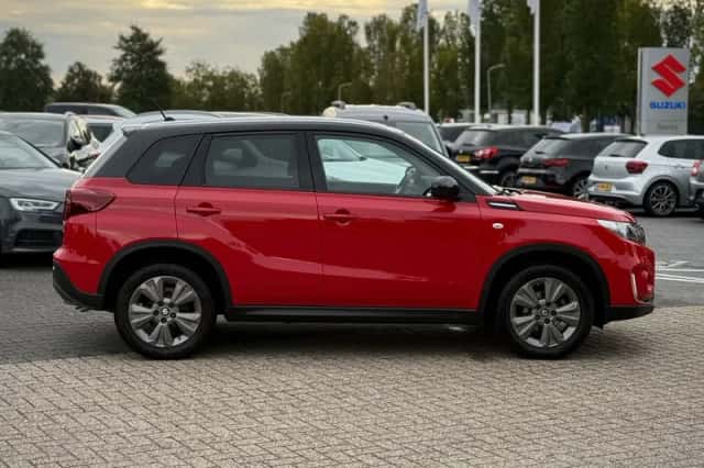 Suzuki Vitara (2023) thumbnail 6