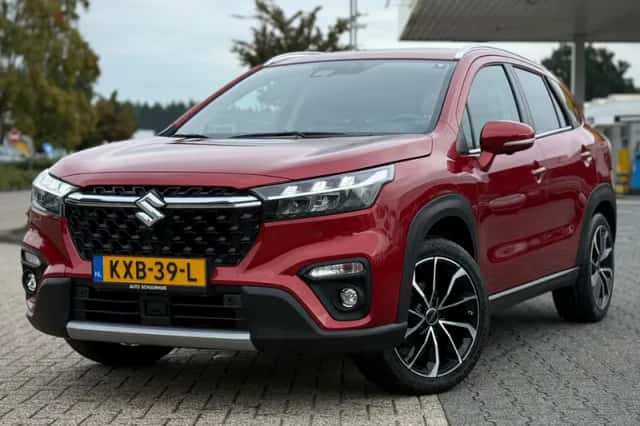 Suzuki S-Cross (2023) thumbnail 1