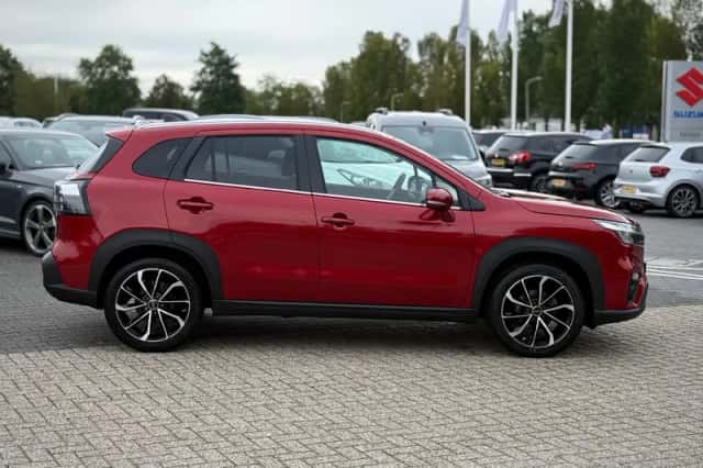 Suzuki S-Cross (2023) thumbnail 6