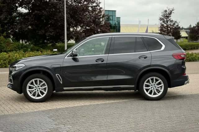 BMW X5 (2021) thumbnail 2