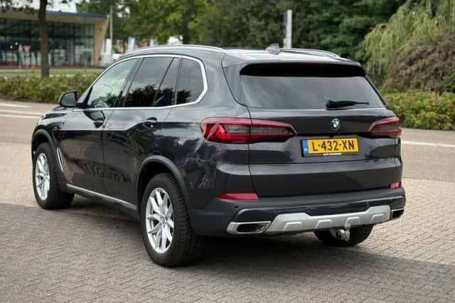 BMW X5 (2021) thumbnail 3