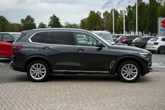 BMW X5 (2021) thumbnail 6