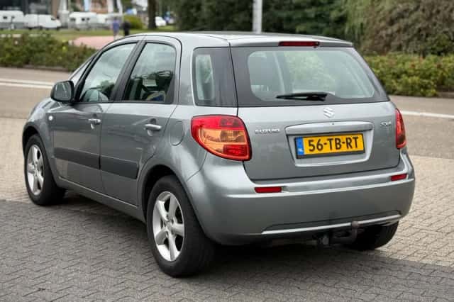 Suzuki SX4 (2006) thumbnail 3