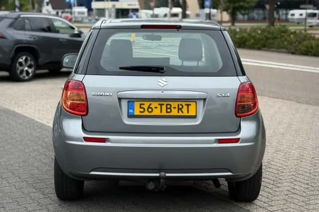 Suzuki SX4 (2006) thumbnail 4