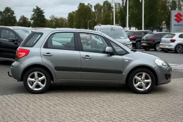 Suzuki SX4 (2006) thumbnail 6