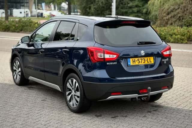 Suzuki S-Cross (2020) thumbnail 3
