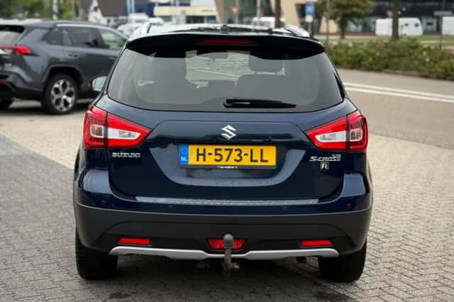 Suzuki S-Cross (2020) thumbnail 4