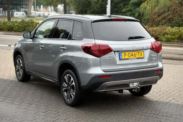 Suzuki Vitara (2022) thumbnail 3