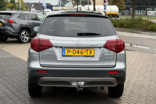 Suzuki Vitara (2022) thumbnail 4