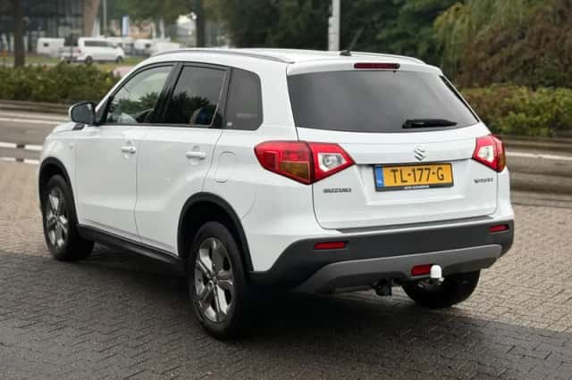 Suzuki Vitara (2018) thumbnail 3