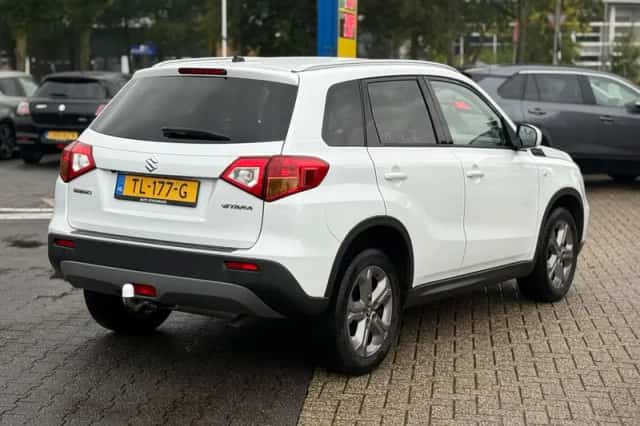 Suzuki Vitara (2018) thumbnail 5