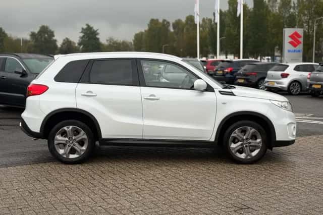 Suzuki Vitara (2018) thumbnail 6