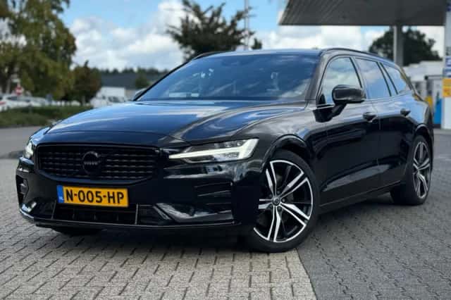 Volvo V60 (2021) thumbnail 1