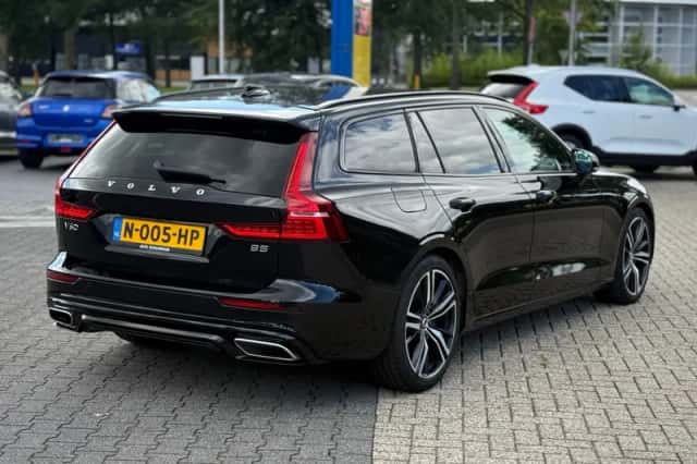 Volvo V60 (2021) thumbnail 5