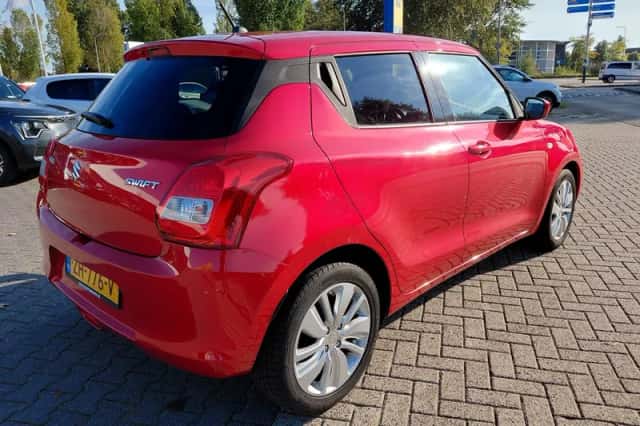 Suzuki Swift (2019) thumbnail 2