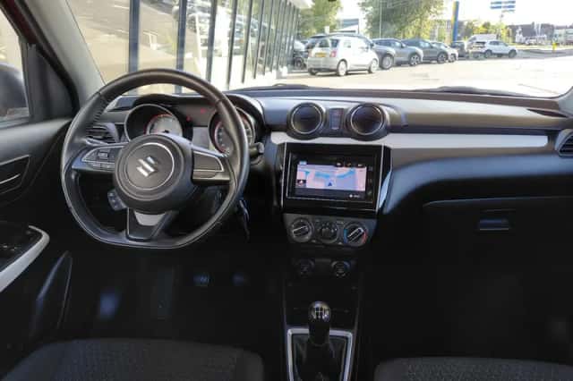 Suzuki Swift (2019) thumbnail 3