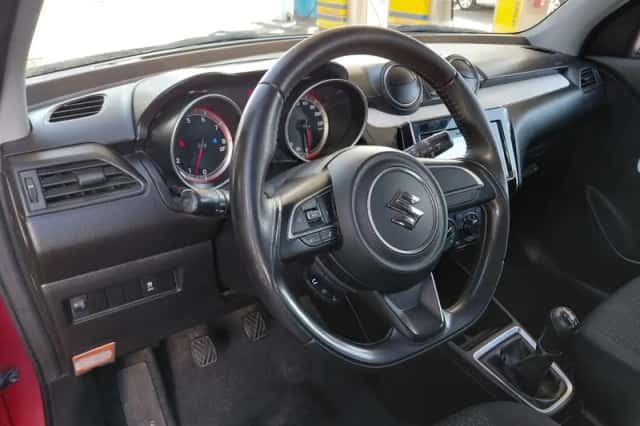 Suzuki Swift (2019) thumbnail 4