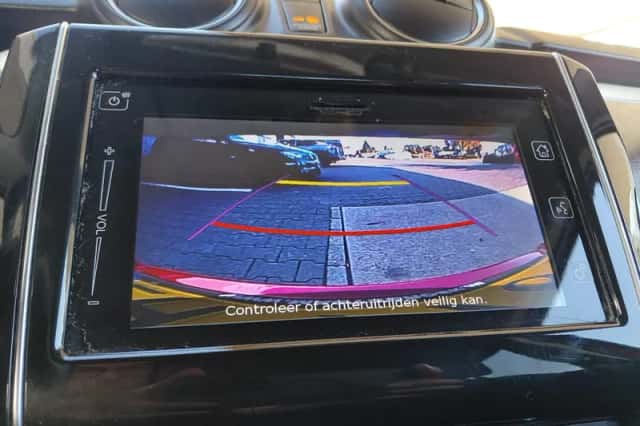 Suzuki Swift (2019) thumbnail 5