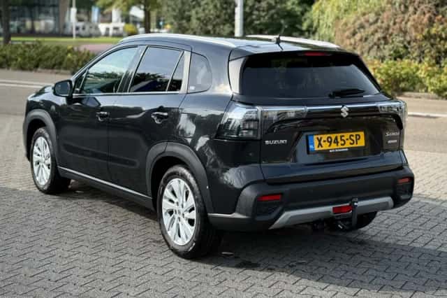 Suzuki S-Cross (2022) thumbnail 3