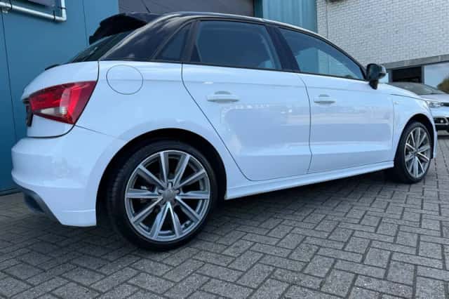 Audi A1 (2014) thumbnail 6