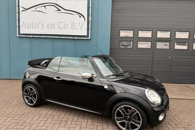 MINI Cabrio (2010) thumbnail 1