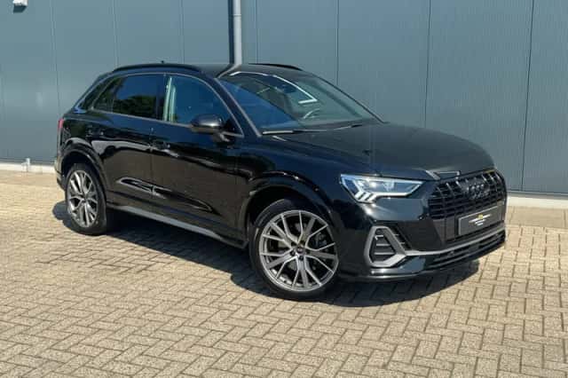 Audi Q3 (2023) thumbnail 3
