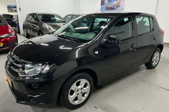 Dacia Sandero (2013) thumbnail 2