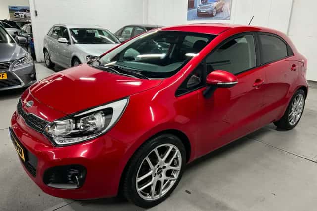 Kia Rio (2013) thumbnail 2