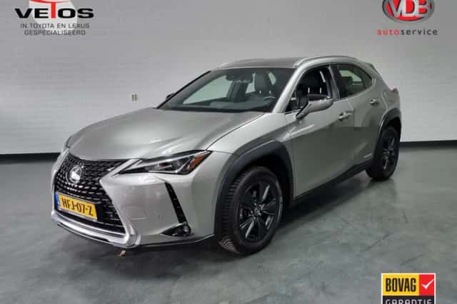 Lexus UX (2022) thumbnail 1