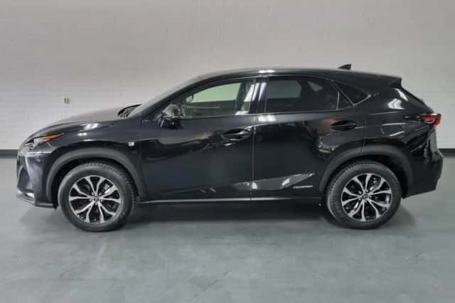 Lexus NX (2016) thumbnail 4