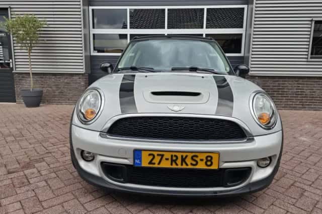 MINI Clubman (2011) thumbnail 3