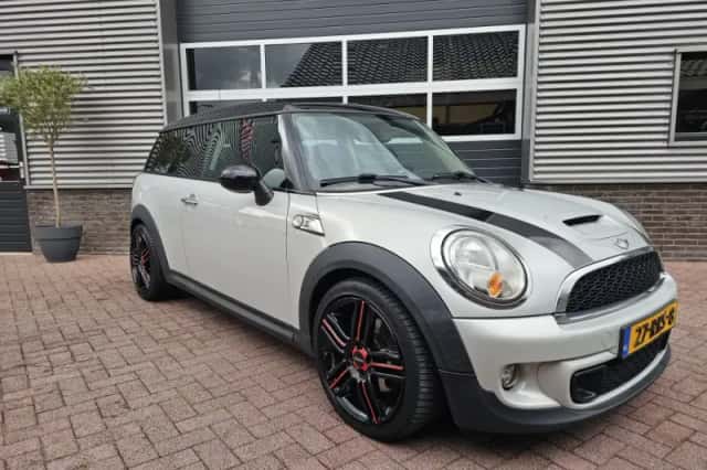 MINI Clubman (2011) thumbnail 4