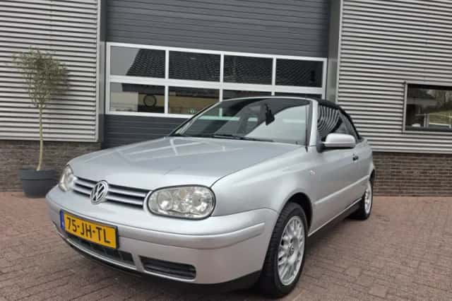 Volkswagen Golf (2002) thumbnail 1