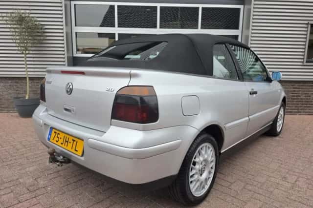 Volkswagen Golf (2002) thumbnail 6
