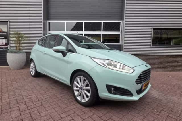 Ford Fiesta (2016) thumbnail 4