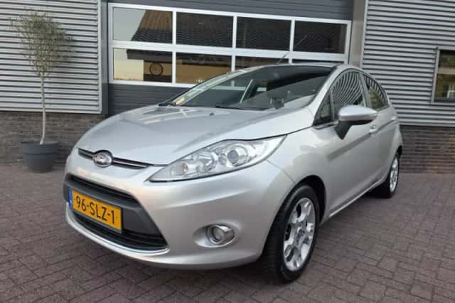 Ford Fiesta (2011) thumbnail 1