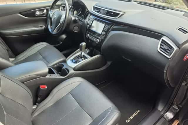 Nissan Qashqai (2015) thumbnail 2