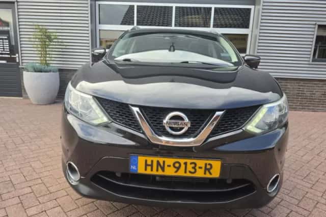 Nissan Qashqai (2015) thumbnail 3