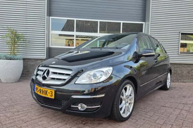 Mercedes-Benz B-Klasse (2011) thumbnail 1
