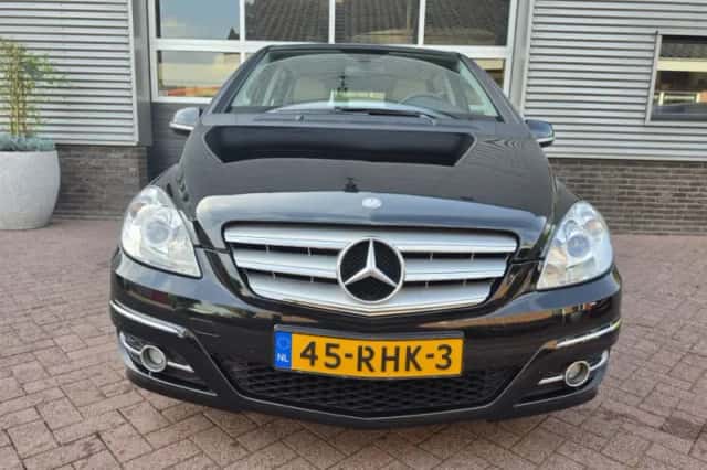 Mercedes-Benz B-Klasse (2011) thumbnail 3
